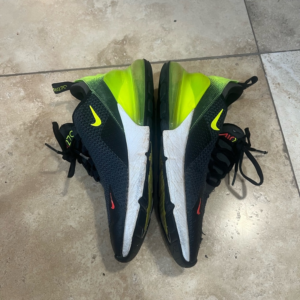 Nike Air Max 270 - image 5